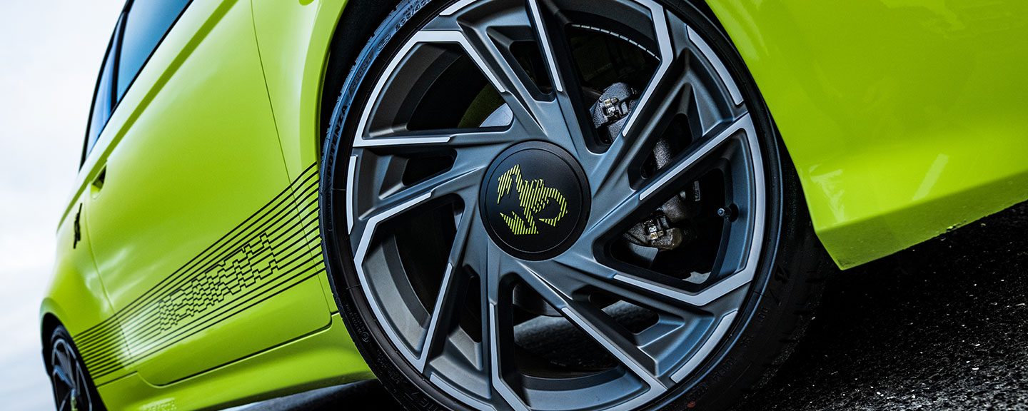 18" DIAMOND CUT-ALLOY WHEELS